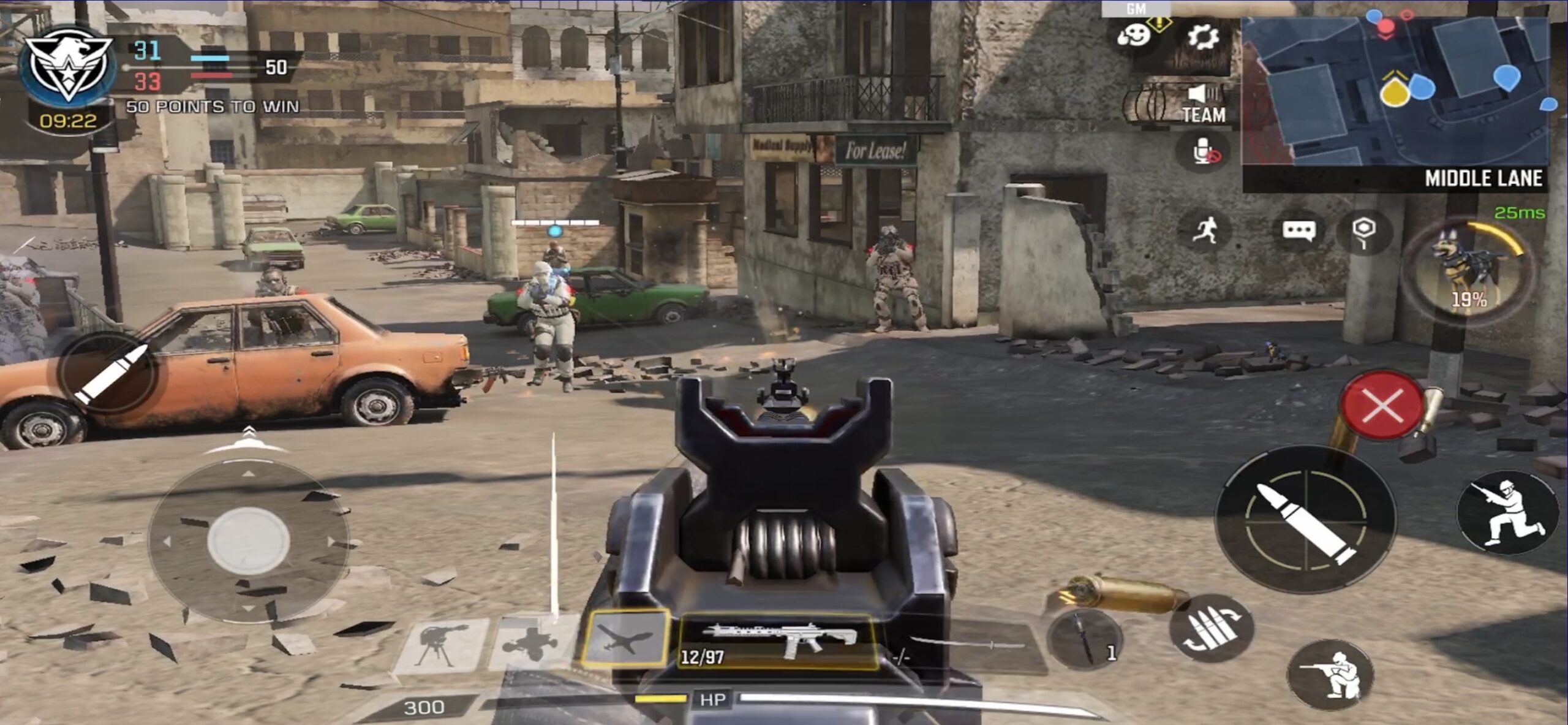 Call of Duty Mobile 対戦マルチプレイ（チームデスマッチ）の一人称視点のバトルシーン